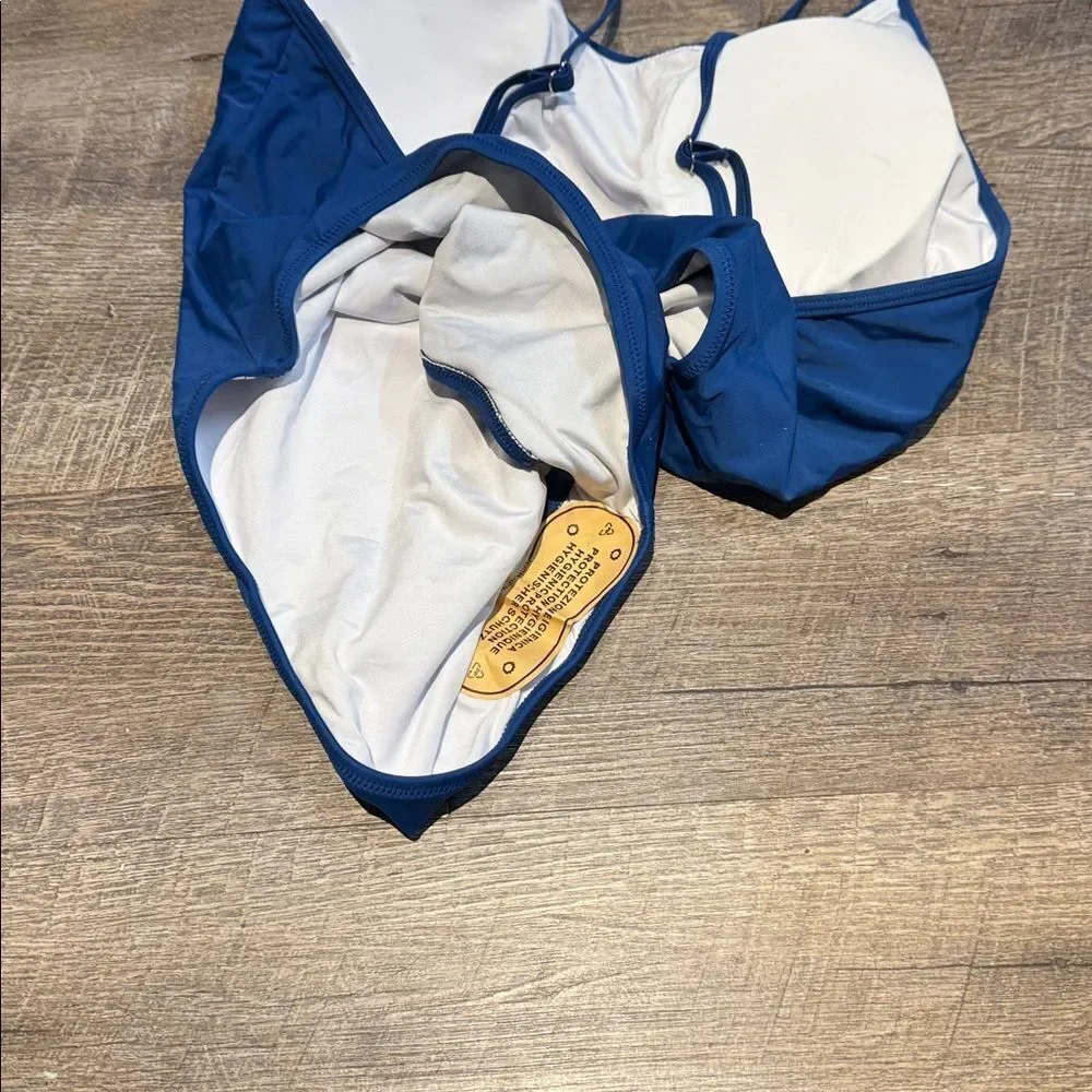Sz XL One piece Blue swimsuit hygiene liner in place, no tags, no brand